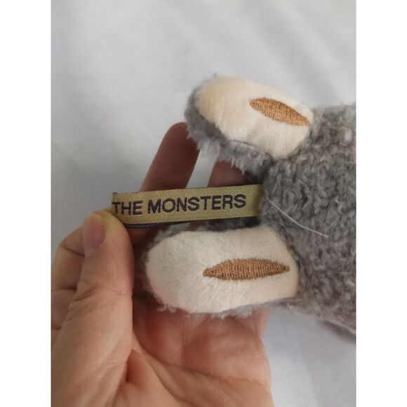 Labubu The Monsters Vinyl Face Plush - Picture 4 of 4